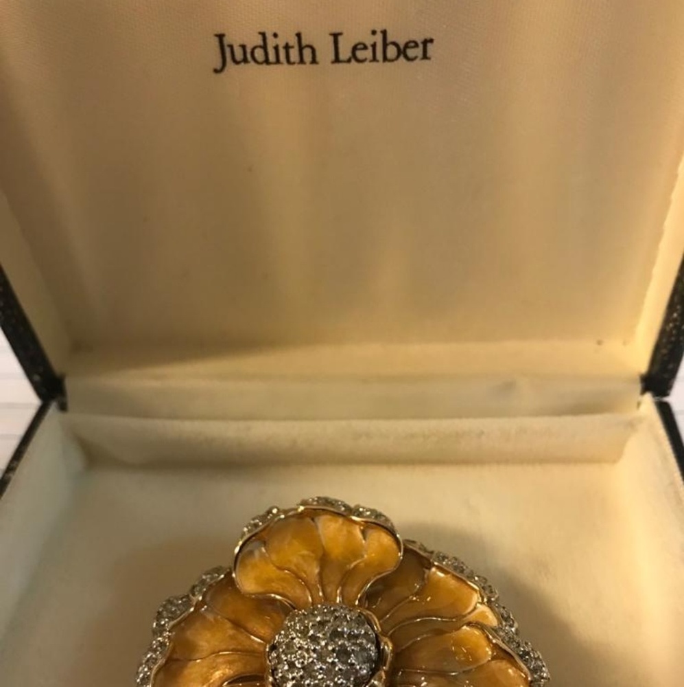 VINTAGE JUDITH LEIBER golden flower pin